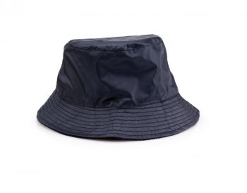 Nesy reversible hat black